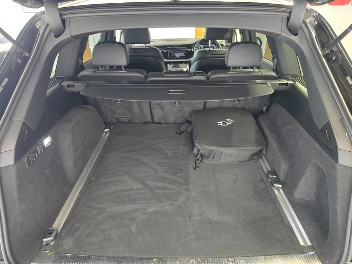 Audi Q7 S Line 55 TFSI E Quattro *HUGE SPEC * - Image 6