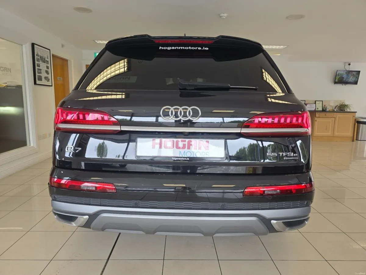 Audi Q7 S Line 55 TFSI E Quattro *HUGE SPEC * - Image 5