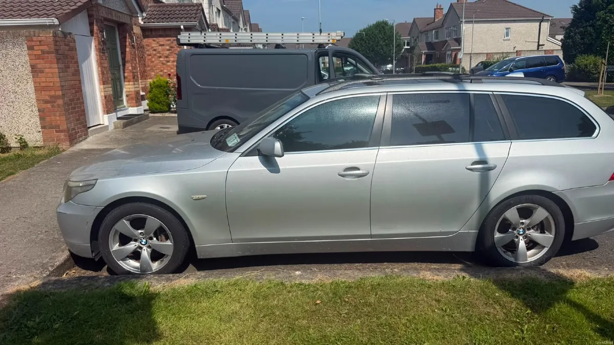 BMW 5-Series E61 2005 - Image 2