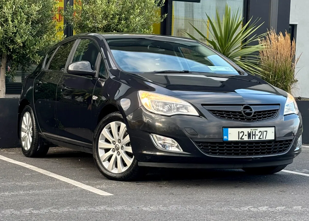 2012 Opel Astra*FRESH NCT*2 NEW TYRES* - Image 1