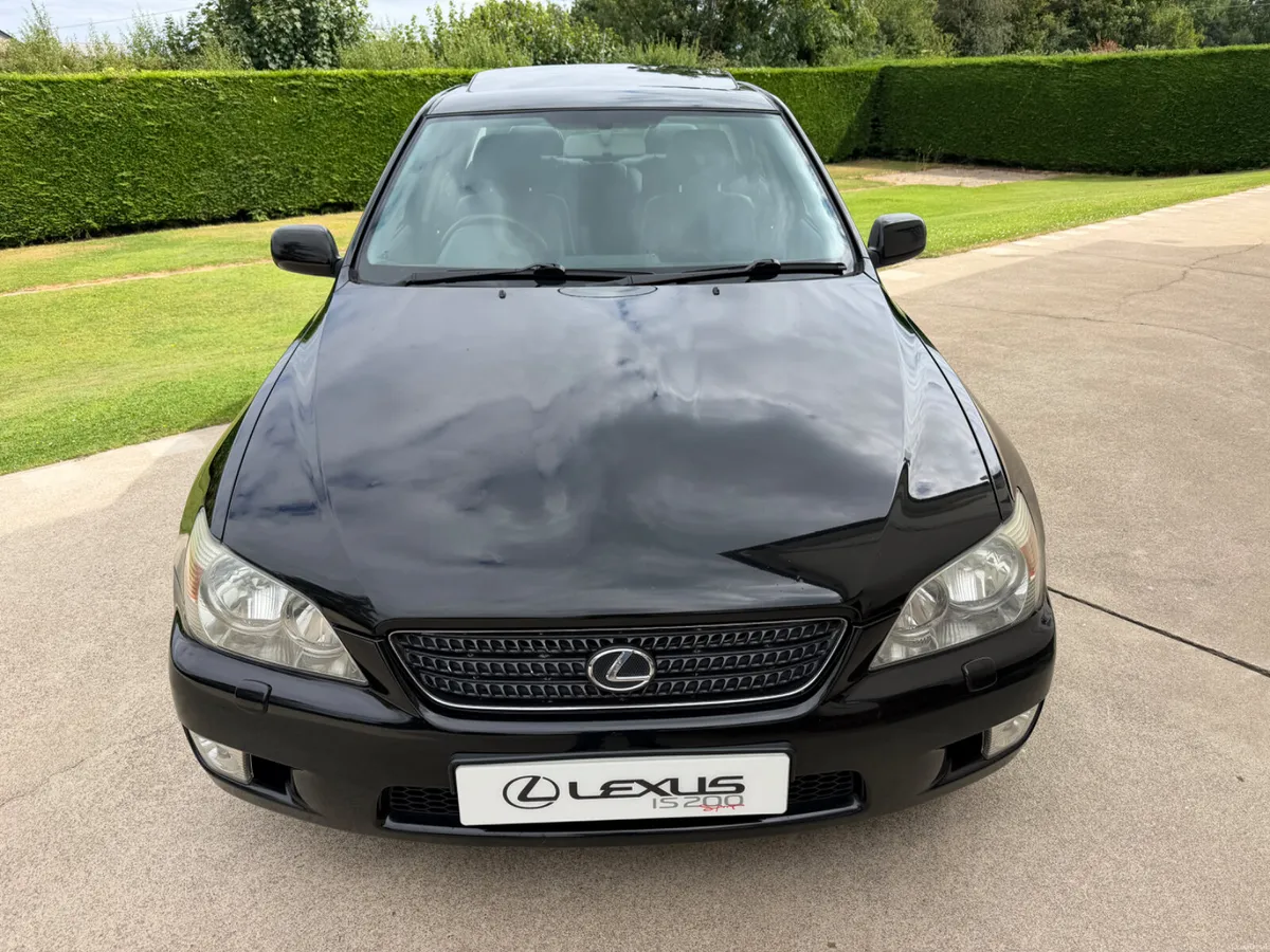 2003 LEXUS IS200 SE | SUNROOF | BLACK HALF LEATHER - Image 4