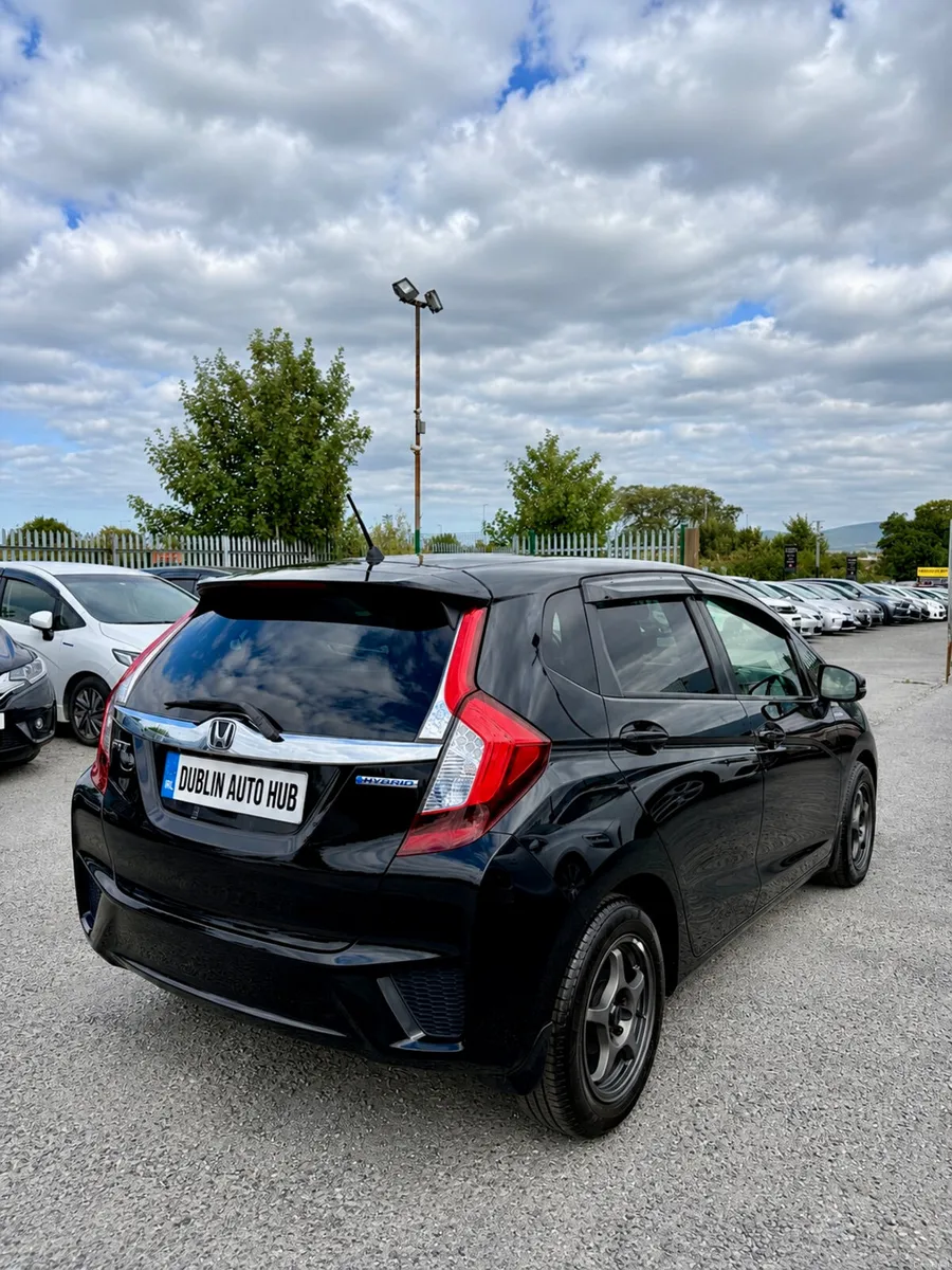 HONDA FIT 2014 (1.5, HYBRID) - Image 6