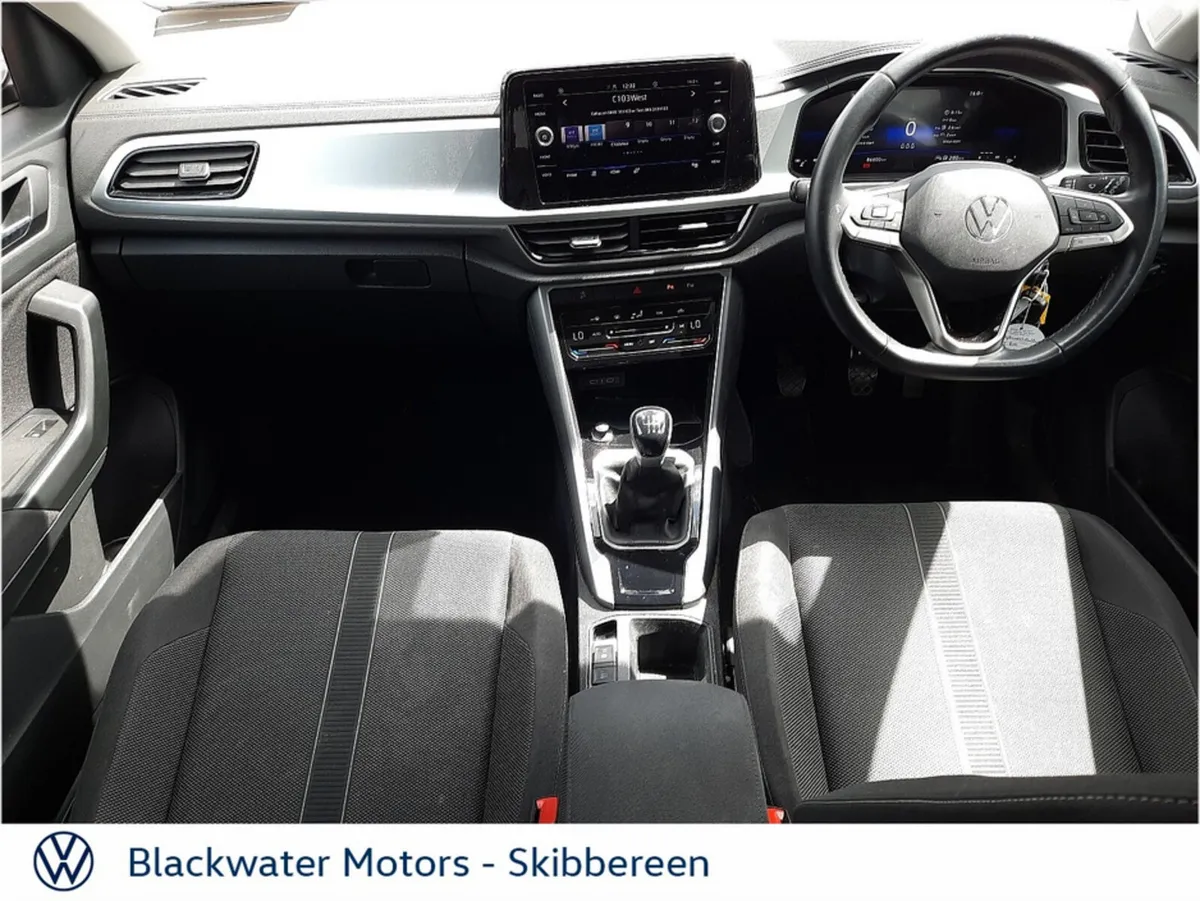 Volkswagen T-Roc 2.0TDI 116BHP LIFE - Image 2