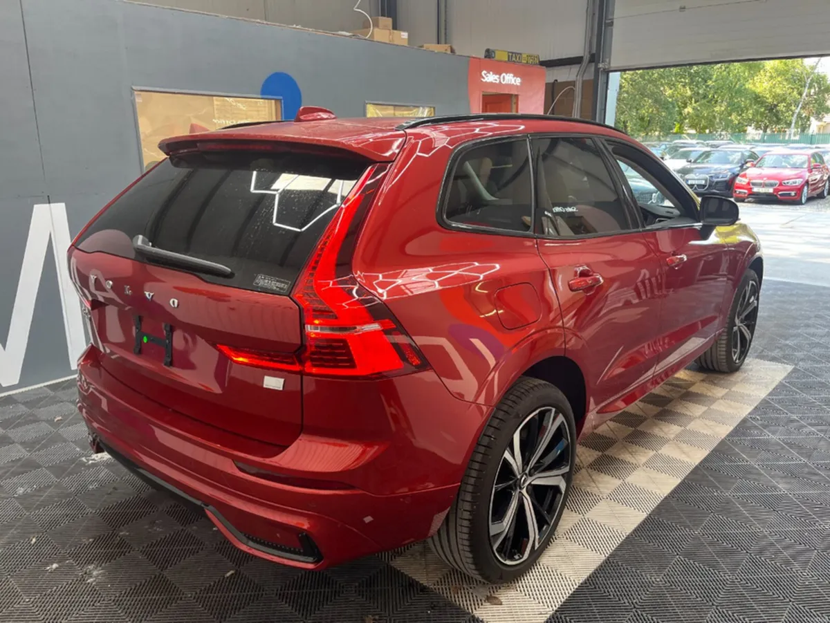 Volvo XC60 2024 VOLVO XC60 T6 PLUG-IN 2.0 AUTOMATI - Image 2