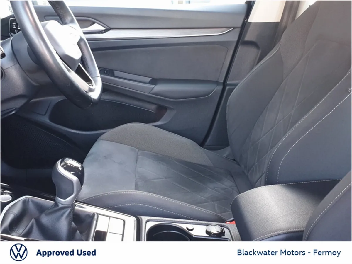 Volkswagen Golf 2.0TDI 115BHP STYLE - Image 4