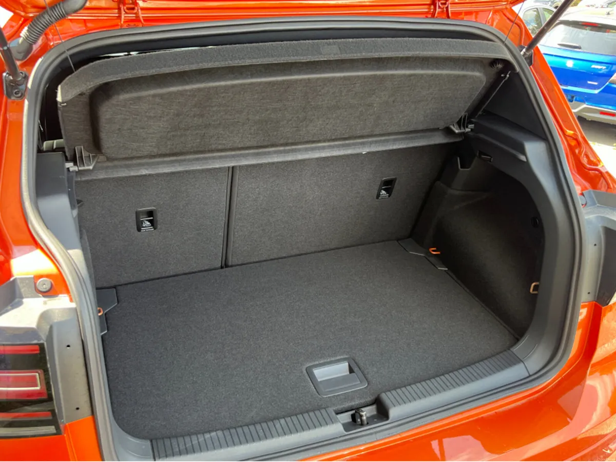 Volkswagen T-Cross R-LINE AUTOMATIC 1.0 PETROL //H - Image 6