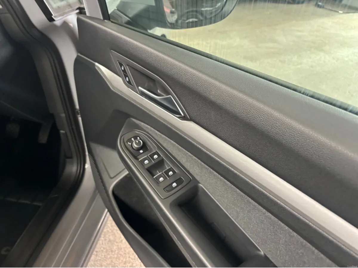 Volkswagen Golf LIFE 1.0 TSI 110HP 5DR Finance Ava - Image 6
