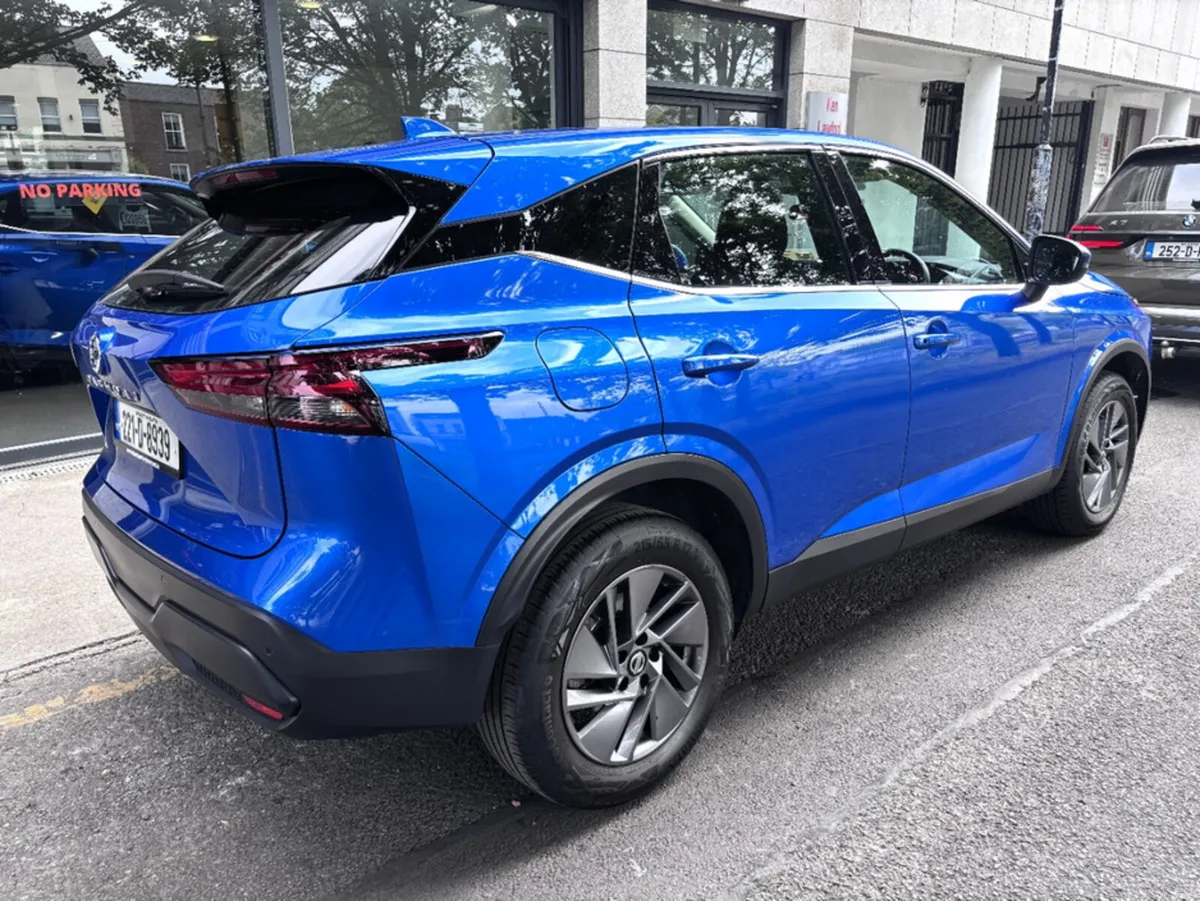 Nissan Qashqai 1.3 HYB SV 5DR - Image 2