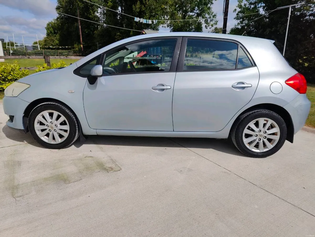 Toyota Auris Luna 1.4 petrol **NCT 09-2027** - Image 2