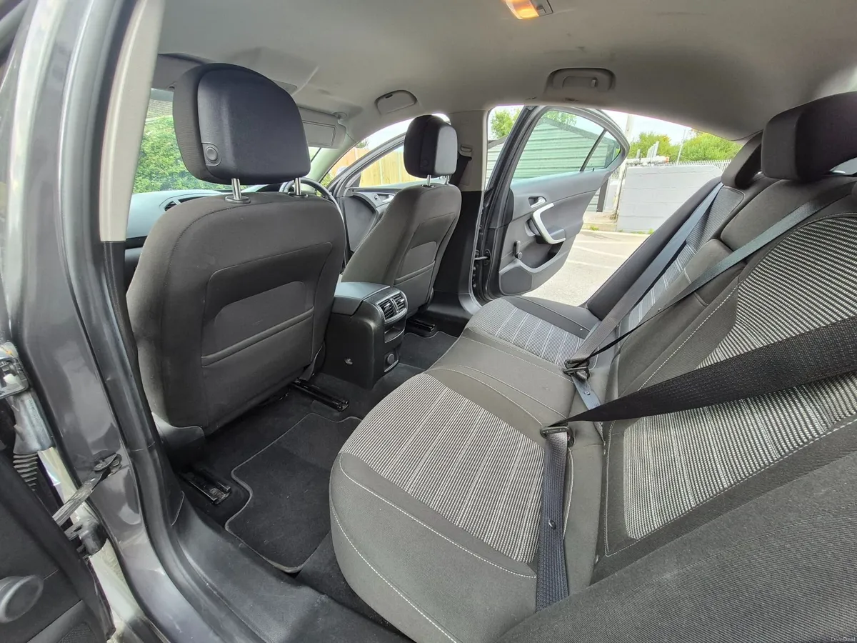 Vauxhall Insignia 2011 - Image 4