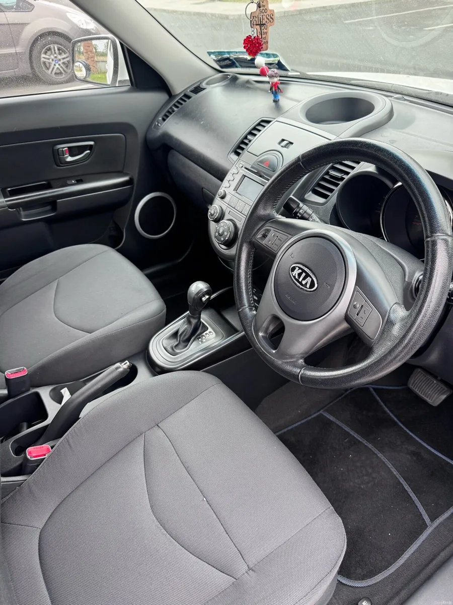Car - Image 3