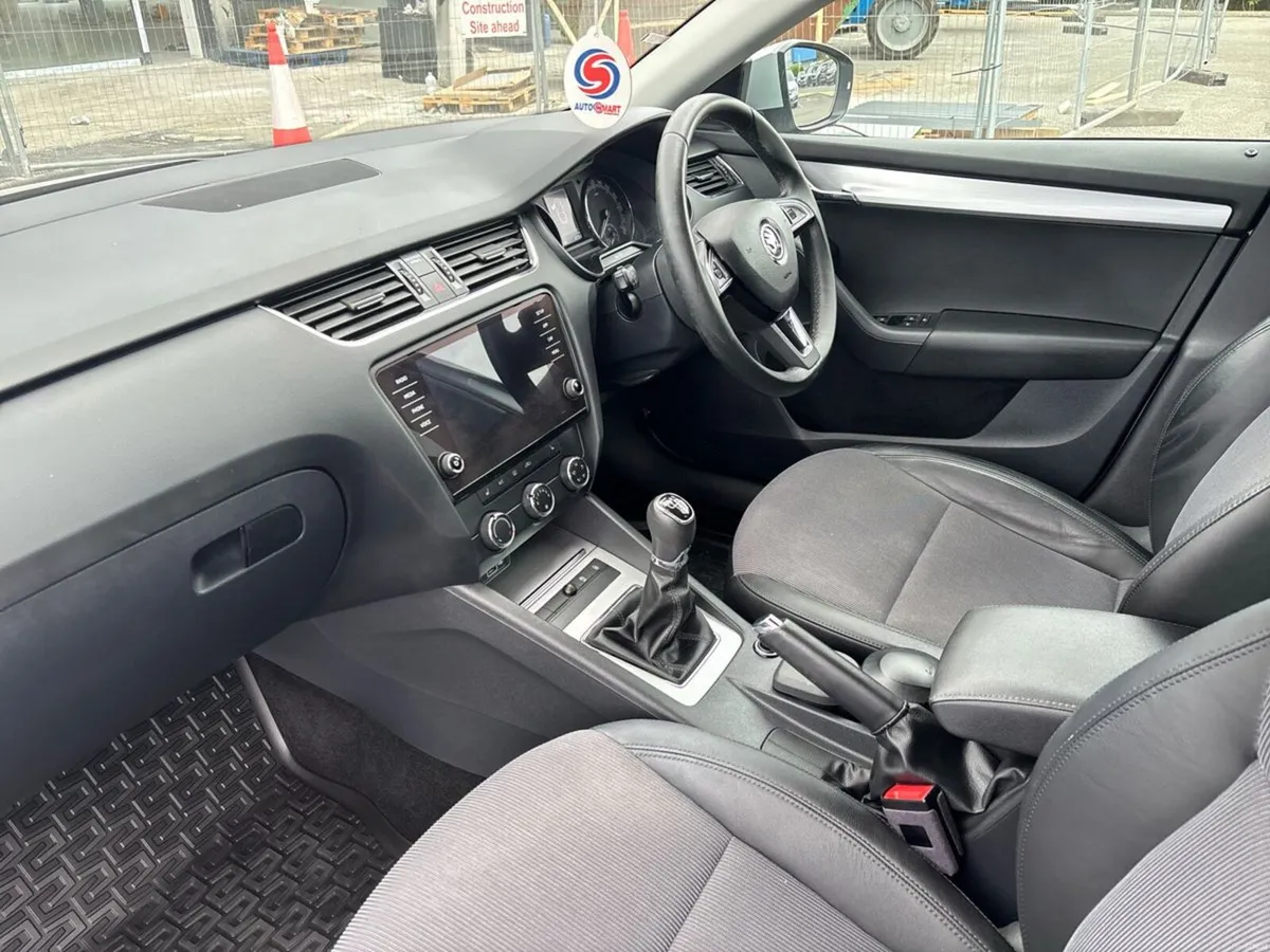 Skoda Octavia Soleil 1.0TSI 115HP - Image 2