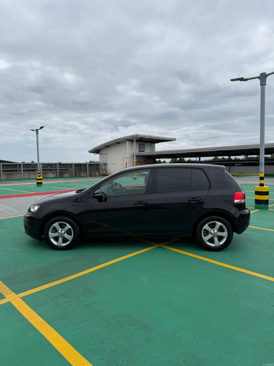 2010 VW Golf 1.2 TSi Petrol - VERY LOW MILEAGE - Image 4