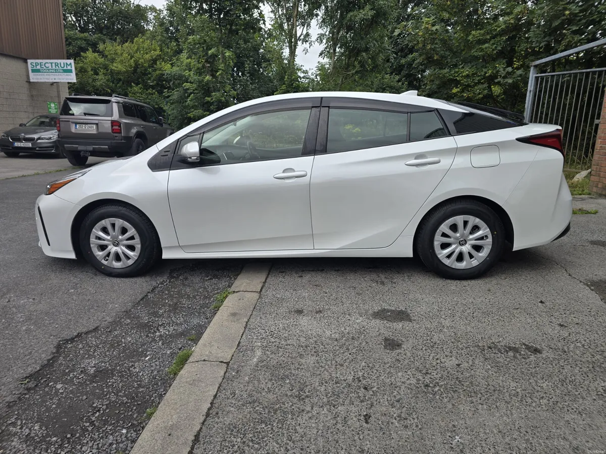 Toyota Prius 1.8L Hybrid 2022 - Image 4