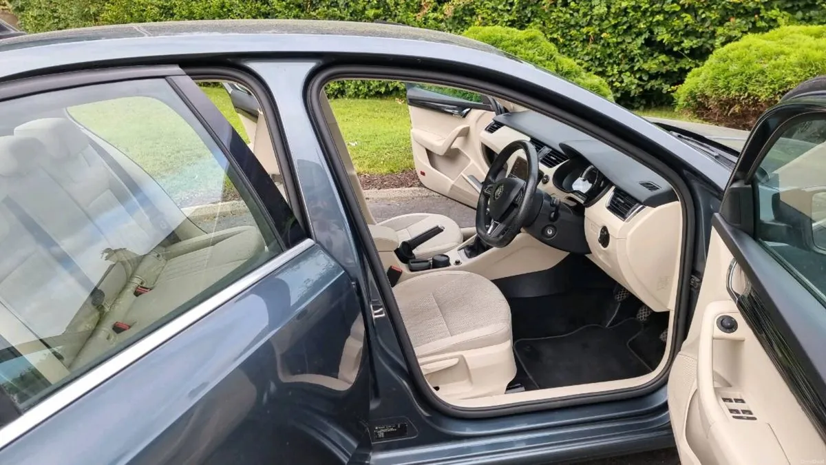 SKODA Octavia 2018  1L Turbo - Image 4