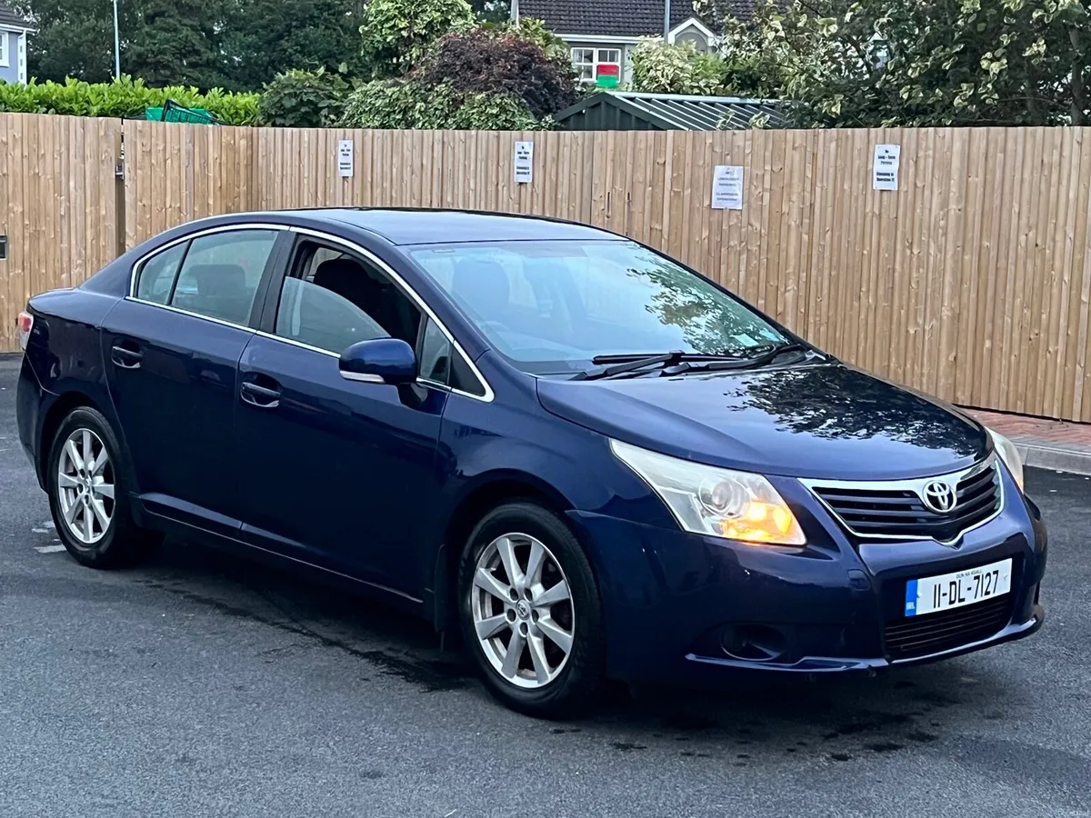 2011 Toyota Avensis - Image 2
