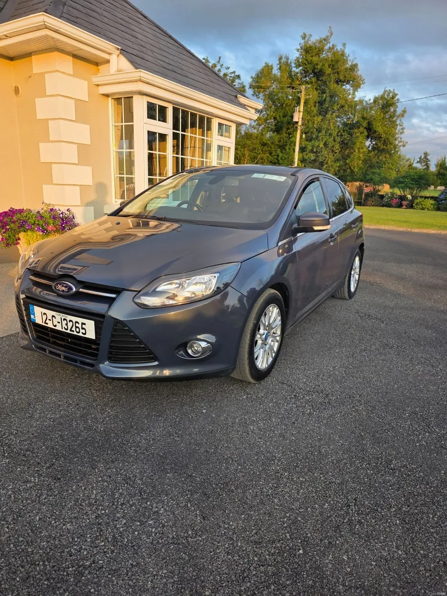 Ford Focus 2012 - Image 2