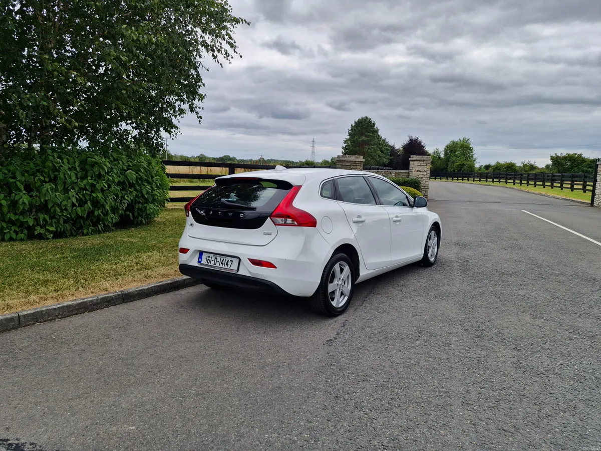 Volvo V40 Diesel (NCT TESTED AND TAXED)!!! - Image 3