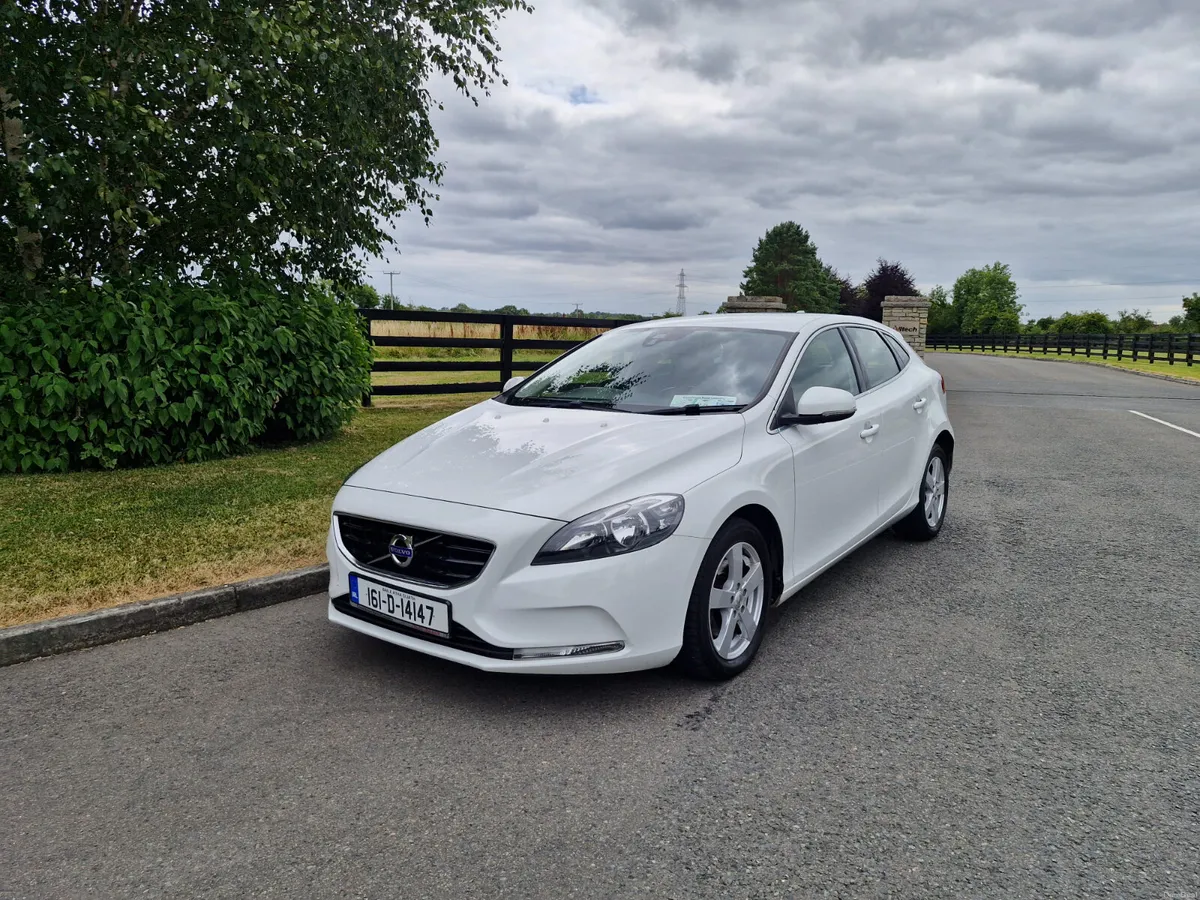 Volvo V40 Diesel (NCT TESTED AND TAXED)!!! - Image 2