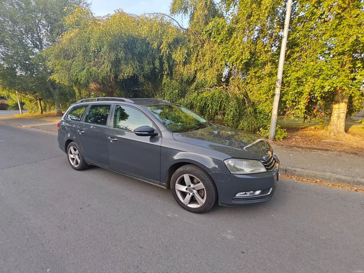 Volkswagen Passat 2012 - Image 1