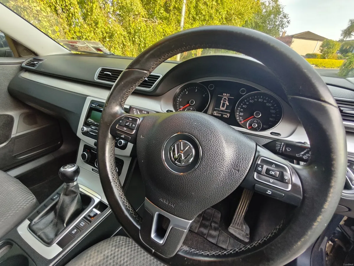 Volkswagen Passat 2012 - Image 6