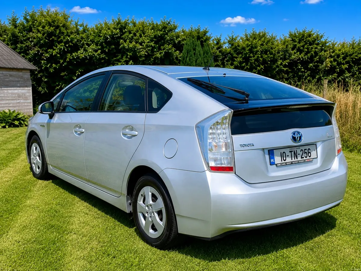 Toyota Prius - Image 2
