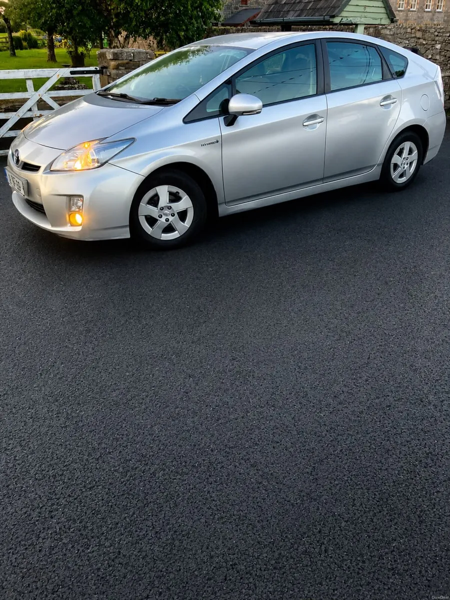 Toyota Prius - Image 4