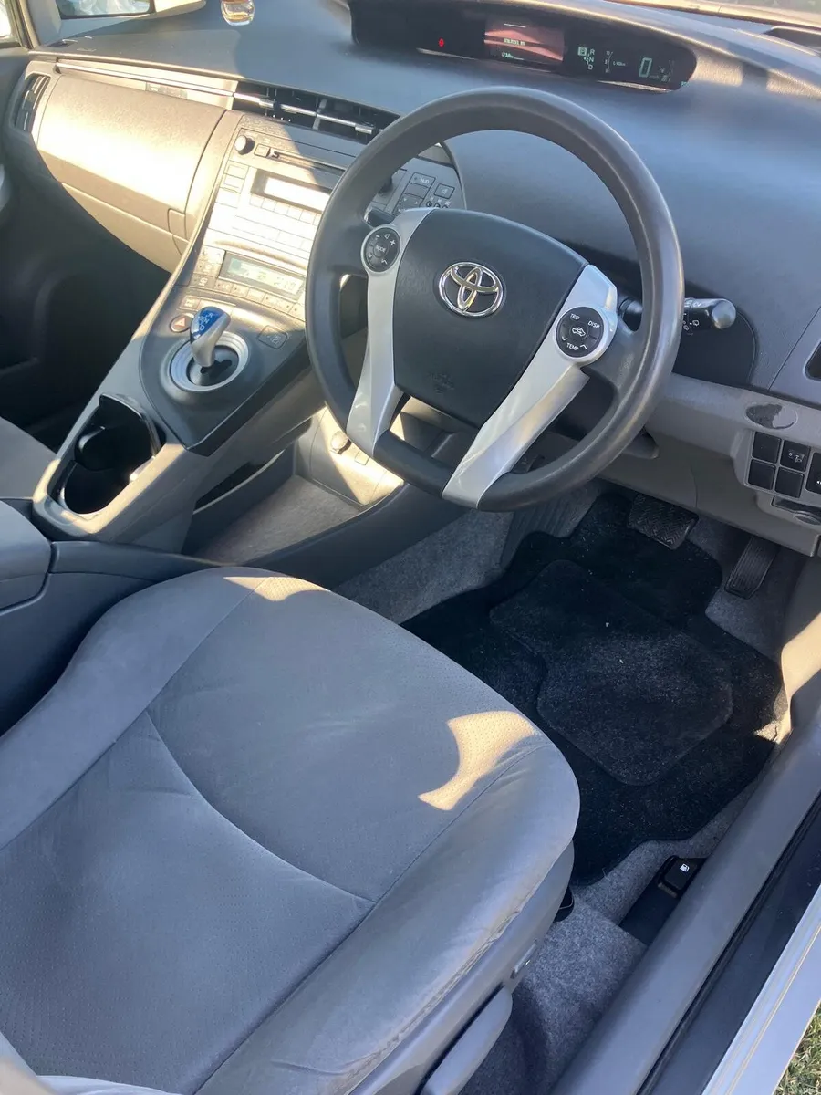 Toyota Prius - Image 6