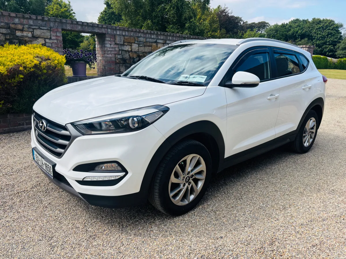 2015 Hyundai Tucson 1.7dsl comfort plus - Image 2