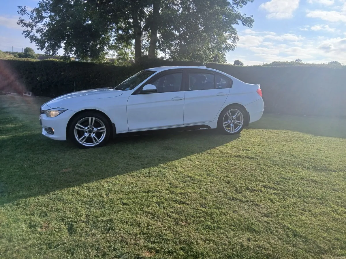 BMW 3-Series 2012 - Image 2