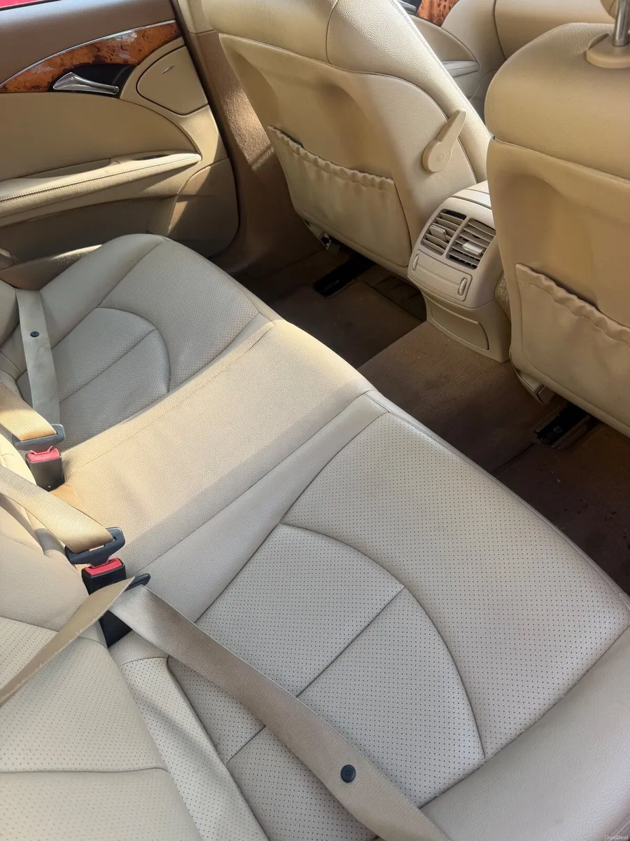 Mercedes-Benz E-Class 2007 - Image 4