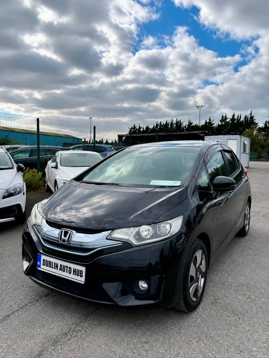 HONDA FIT 2014  (1.5, HYBRID) - Image 3