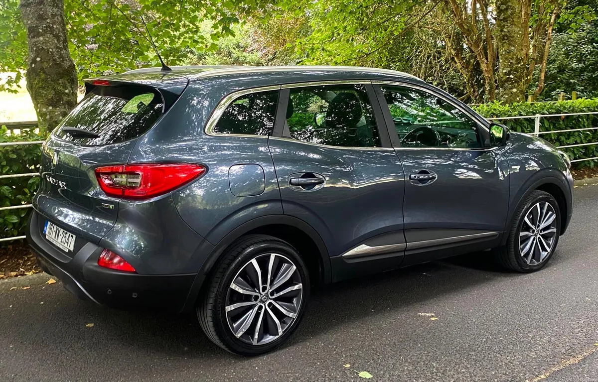 Renault Kadjar Auto Deluxe Edition with Sunroof - Image 3