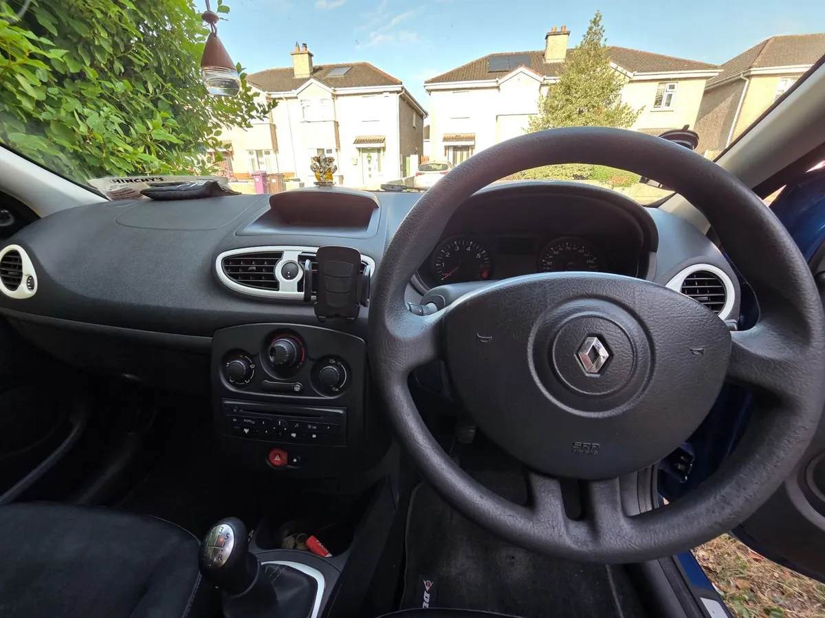 2011 Renault Clio 1.1 Petrol - Low mileage - Image 4