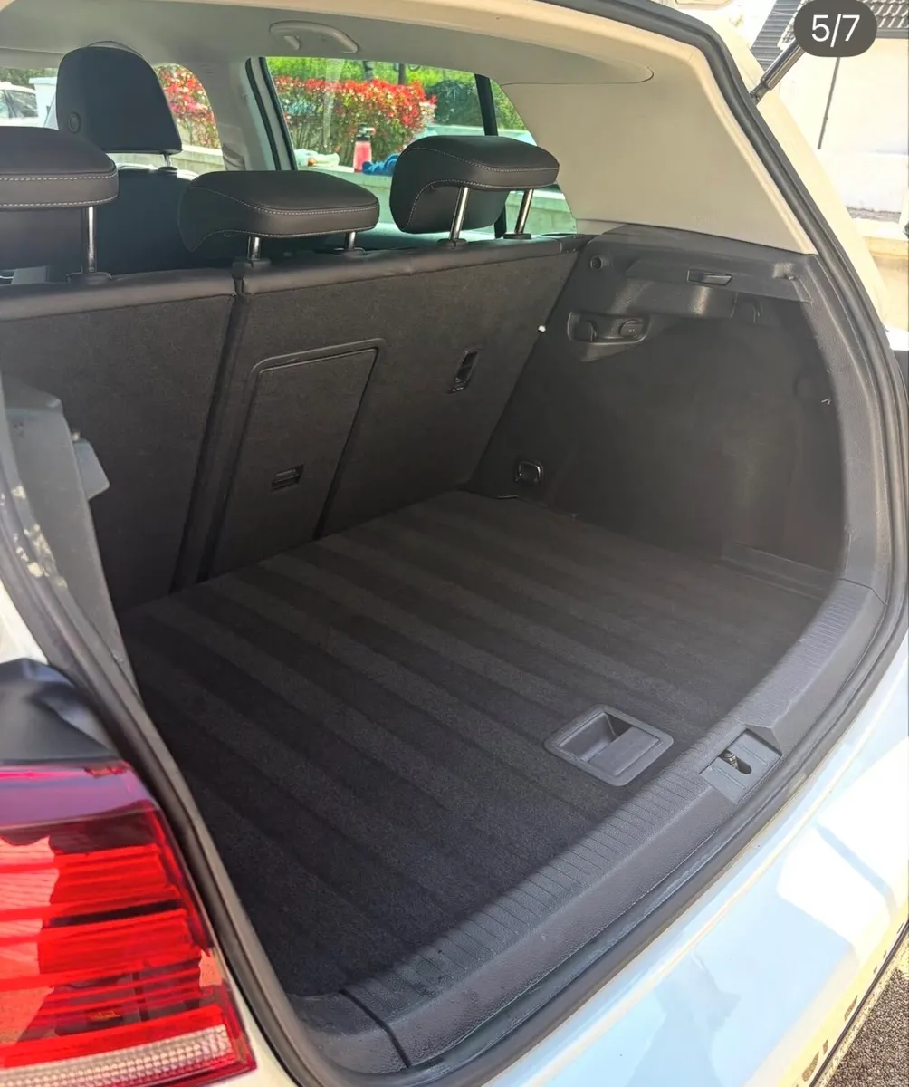 Car - Image 4