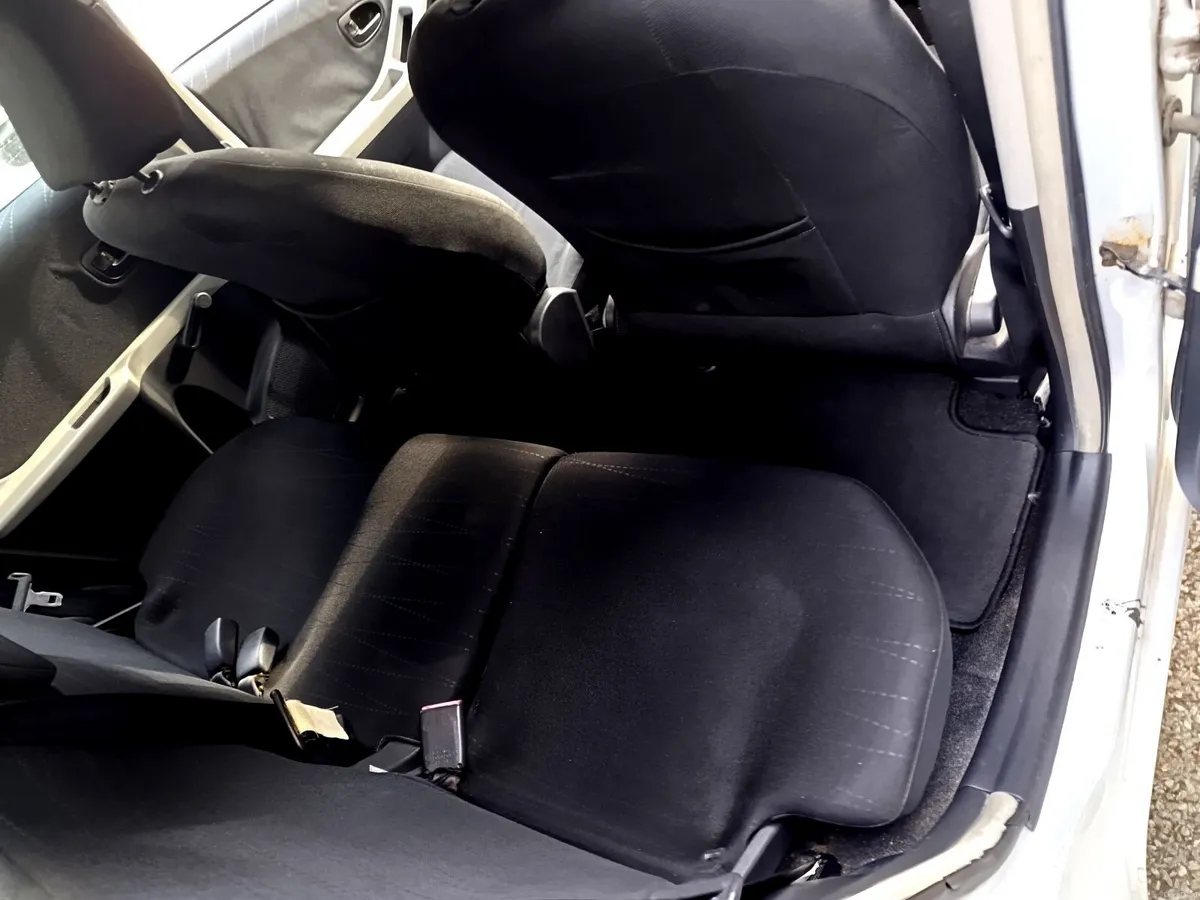Yaris 08, Micra 2011 , Colt 2010, Lancer 2010 - Image 3