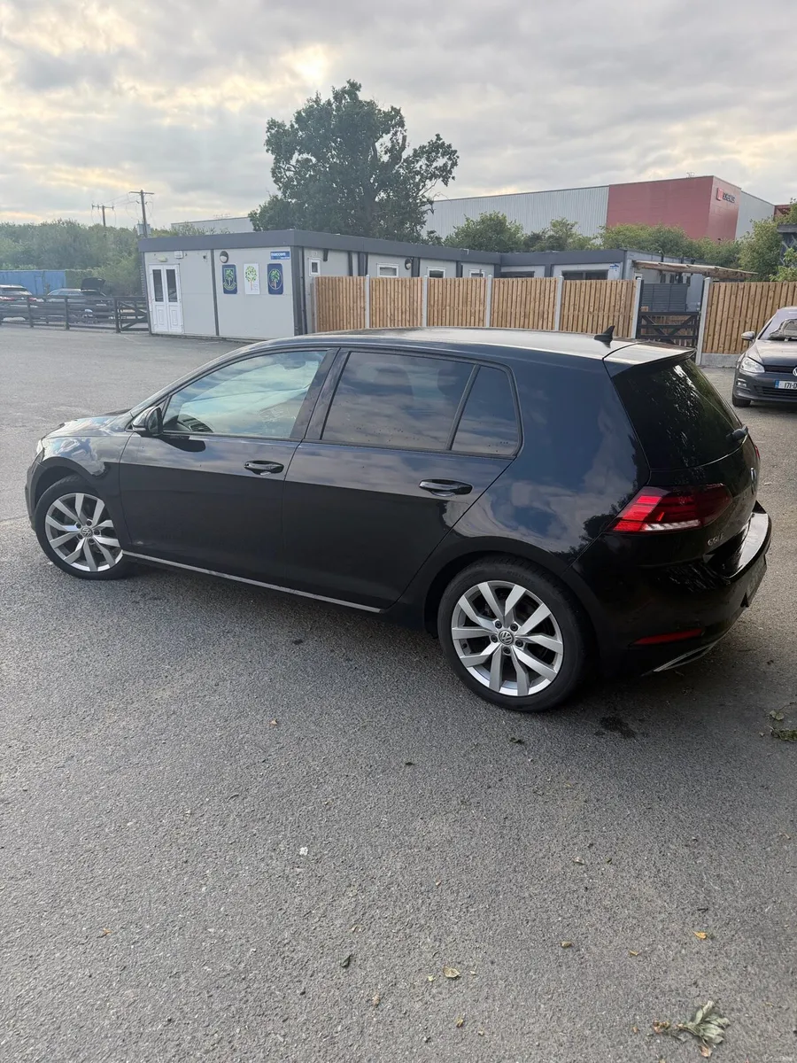 2018 Volkswagen Golf 1.4L - Image 1