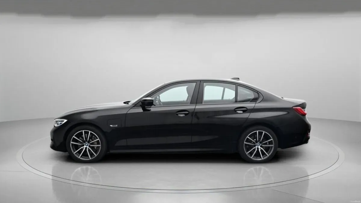 222 BMW 3-Series Pro Edition - Image 4
