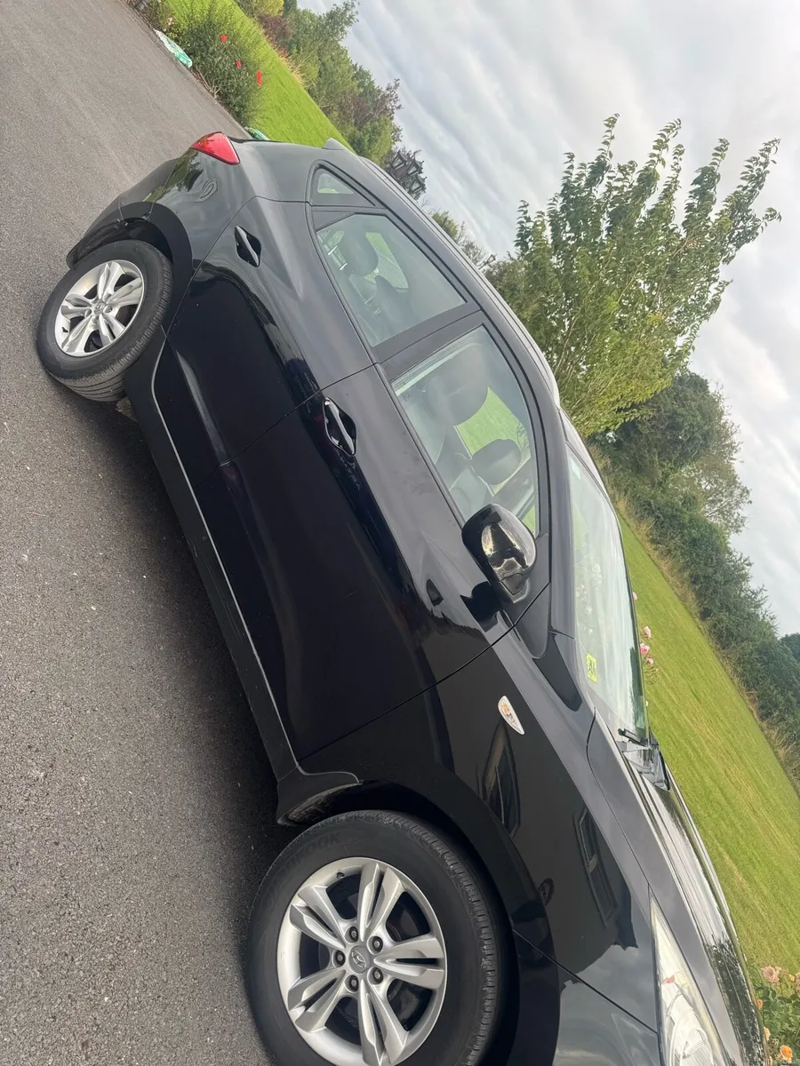131 Hyundai ix35 - Image 2