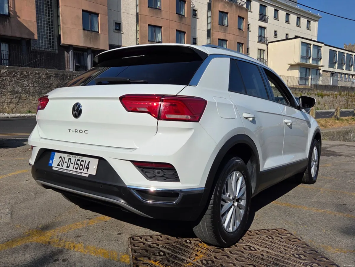 Volkswagen T-Roc DESIGN 2.0 TDI MANUAL 6SPEED FWD - Image 6