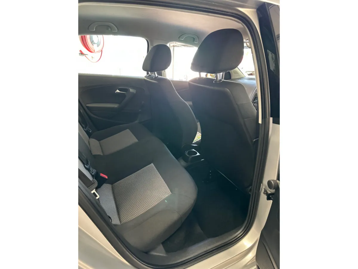Volkswagen Polo TRENDLINE 1.2 MANUAL 5SPEED 60HP 5 - Image 3