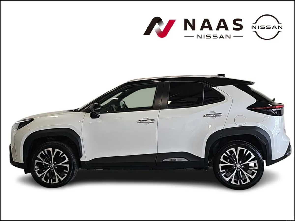 Toyota Yaris Cross 1.5 HYBRID SOL - Image 3