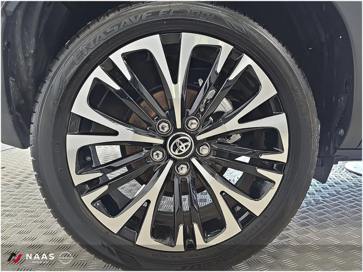Toyota Yaris Cross 1.5 HYBRID SOL - Image 6