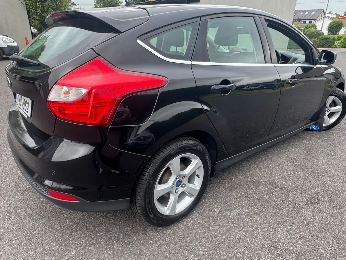 Ford Focus 2014 - Image 2