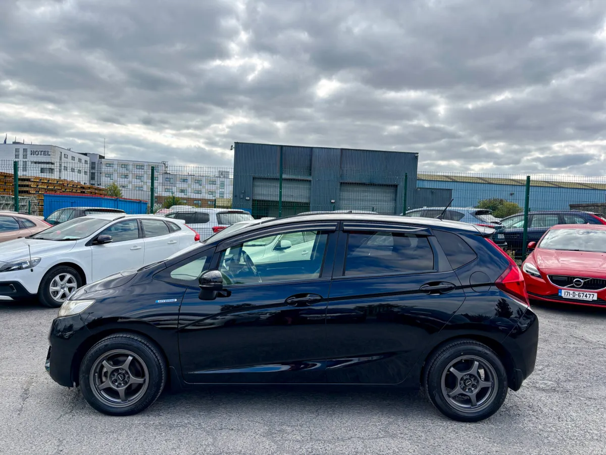 HONDA FIT 2014 (1.5, HYBRID) - Image 5