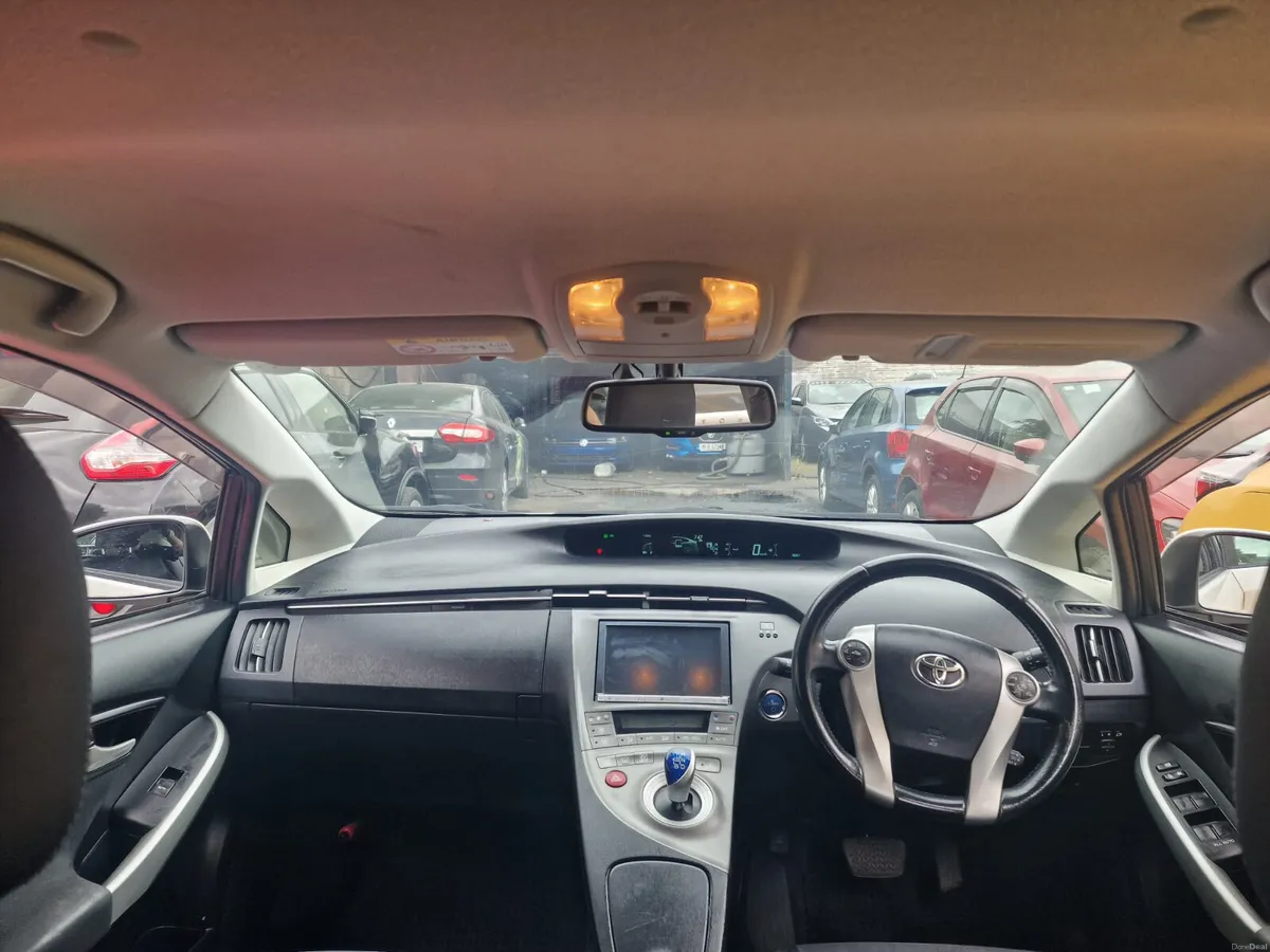 Toyota Prius 2015 self charging hybrid - Image 6