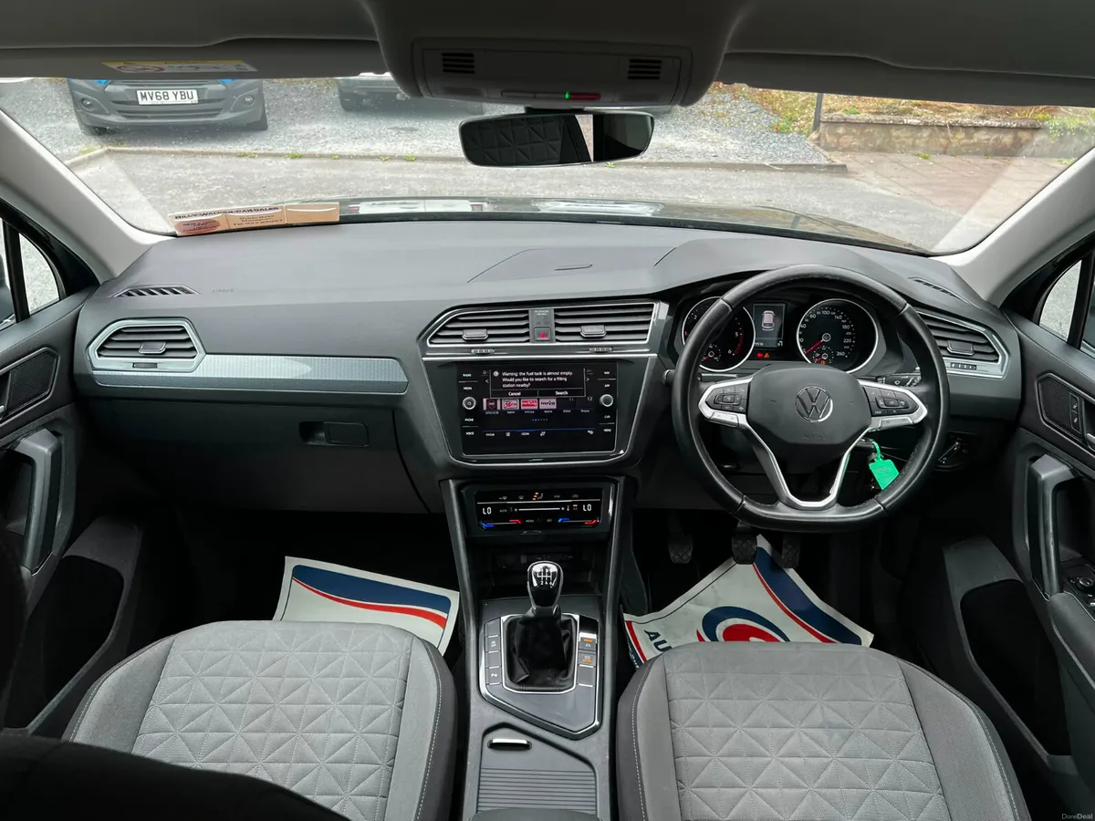 Volkswagen Tiguan 2022 - Image 5
