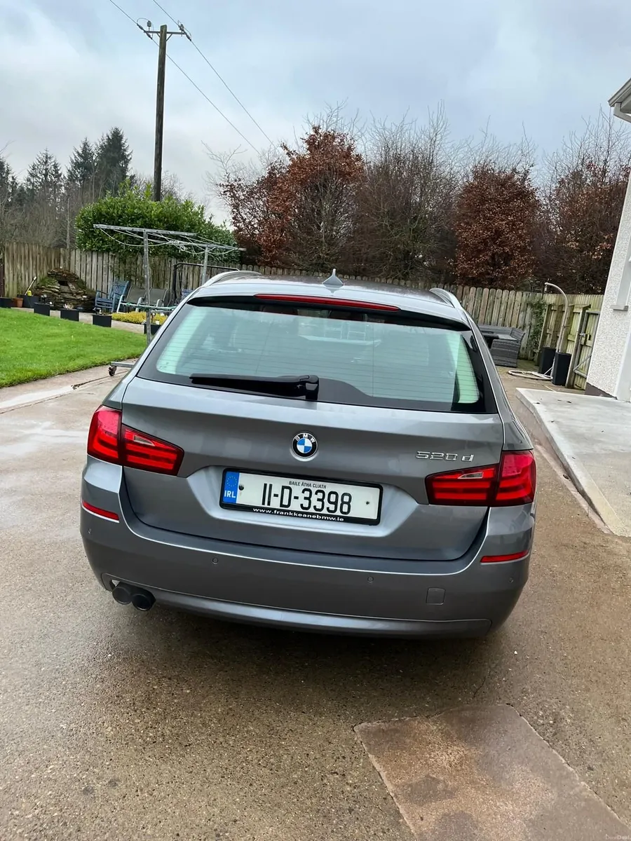 BMW 5-Series 2011 - Image 4
