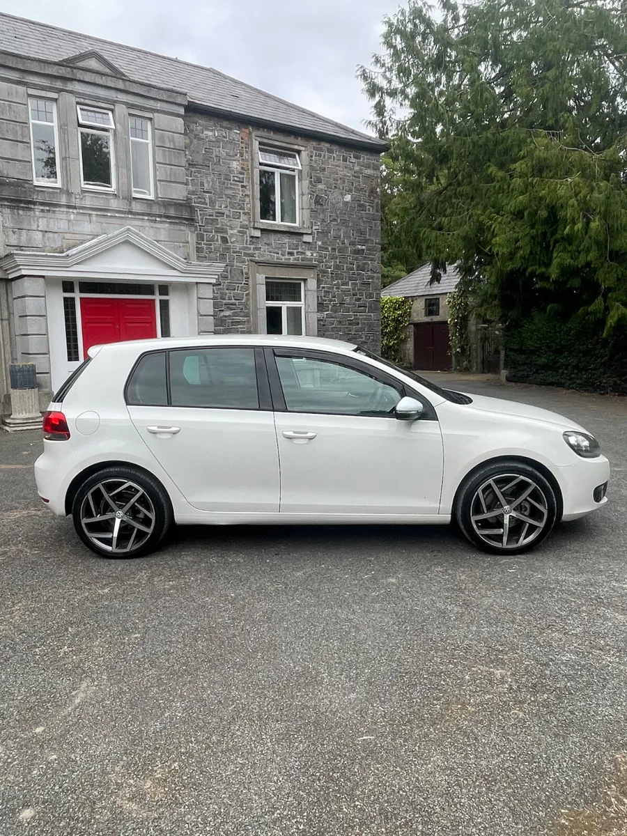 Volkswagen Golf 1.2 TSI CarPlay Trendline - Image 2
