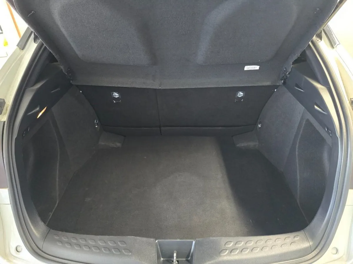 Toyota C-HR Hybrid SOL Automatic * Best Spec * - Image 6